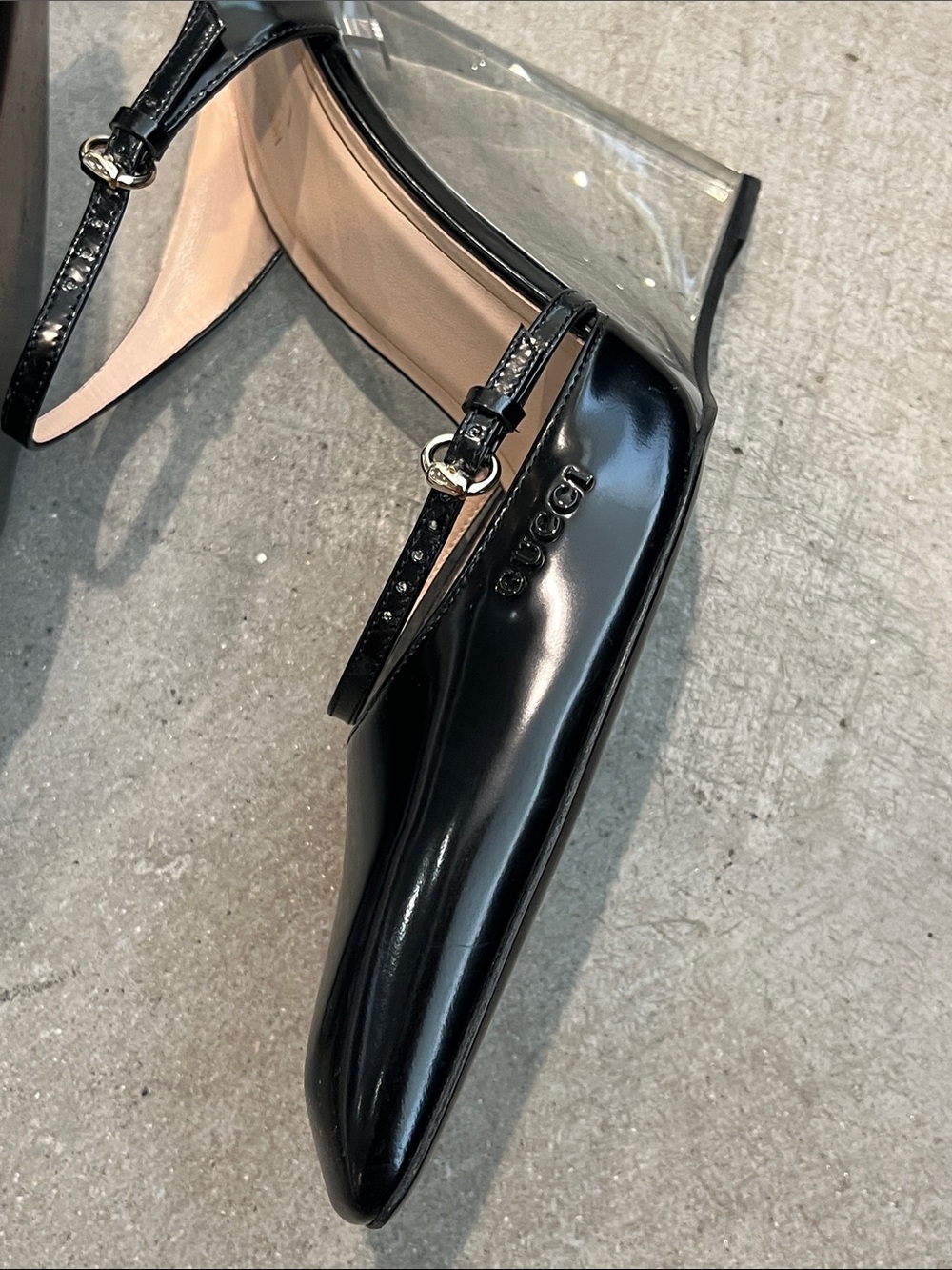 Gucci Black Patent Pointed Pumps with Clear Wedge - Picture 3 of 9